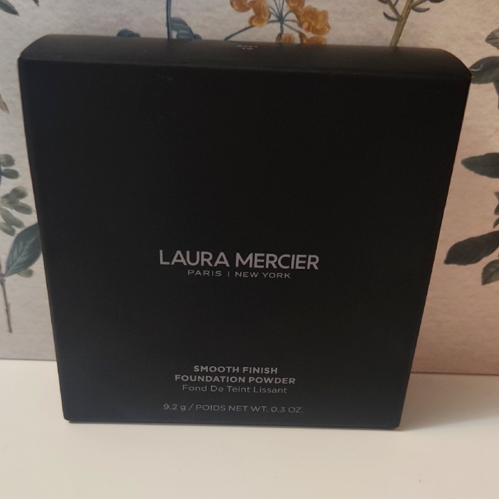 Laura Mercier Smooth Finish Foundation Powder - 5N1 15